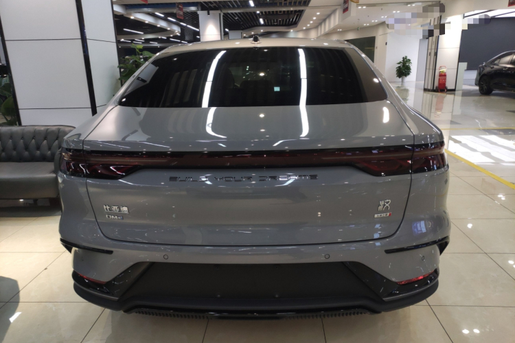 比亚迪 汉 2025款 DM-i 智驾版 125KM激光雷达旗舰型车身外观6