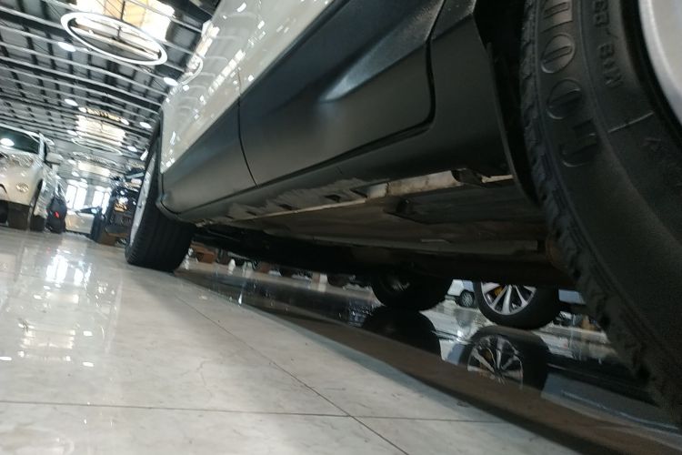 福特 翼虎 2017款 EcoBoost 180 两驱虎跃型机舱底盘30