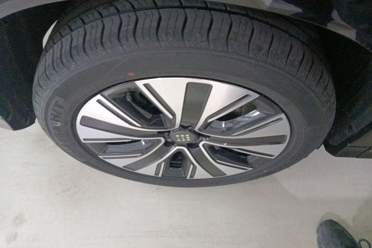 蓝电E5 PLUS 2026款 165km 长续航先享版Ultra 5座车身外观6008