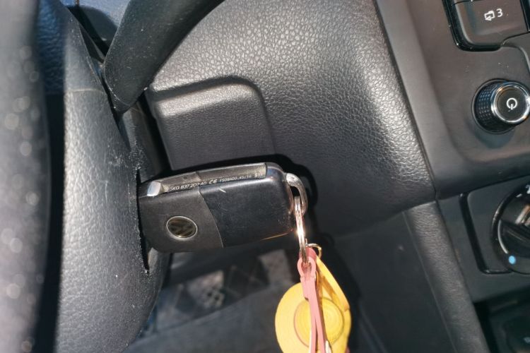 大众 Polo 2016款 1.4L 手动风尚型中控内饰11