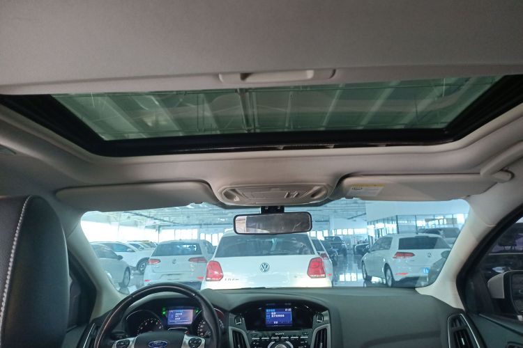 福特 福克斯 2012款 两厢 2.0L 手动豪华运动型中控内饰22