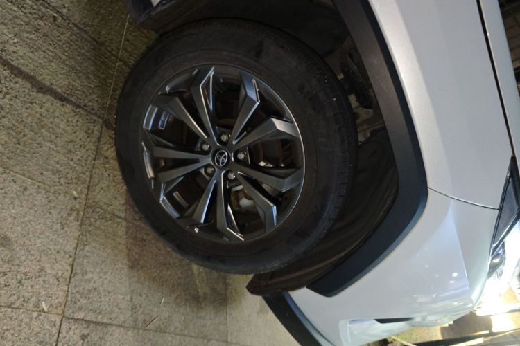 丰田 RAV4荣放 2023款 2.0L CVT两驱风尚Plus版车身外观10