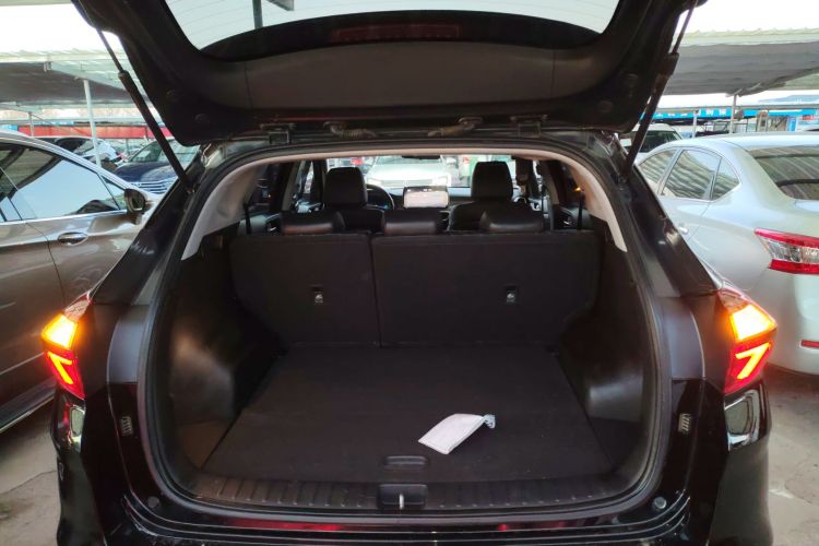 现代 途胜 2019款 280TGDi 双离合两驱时尚版 国V机舱底盘23