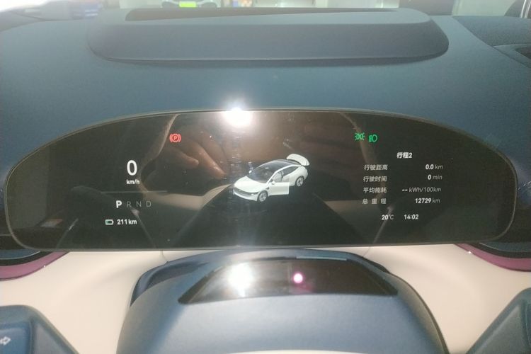 极氪007 2025款 长续航后驱智驾版 100kWh中控内饰14