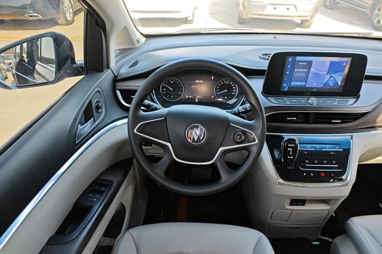 别克GL8 2023款 陆上公务舱 舒适型中控内饰13