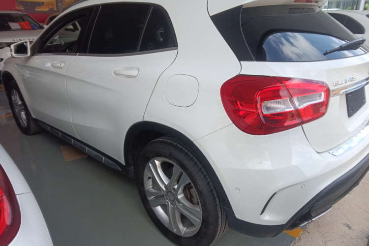 奔驰GLA 2016款 GLA 200 时尚型车身外观4