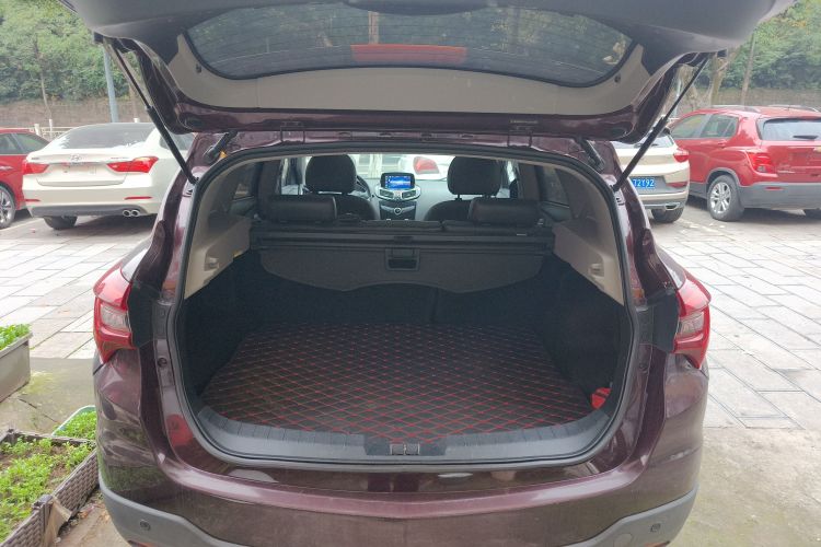 海马S5 2018款 1.5T CVT尊贵型机舱底盘23