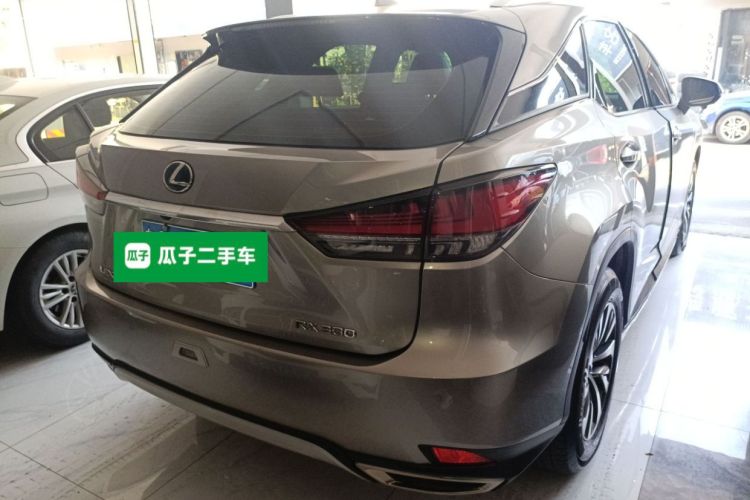 雷克萨斯RX 2020款 改款 300 两驱舒适版车身外观7