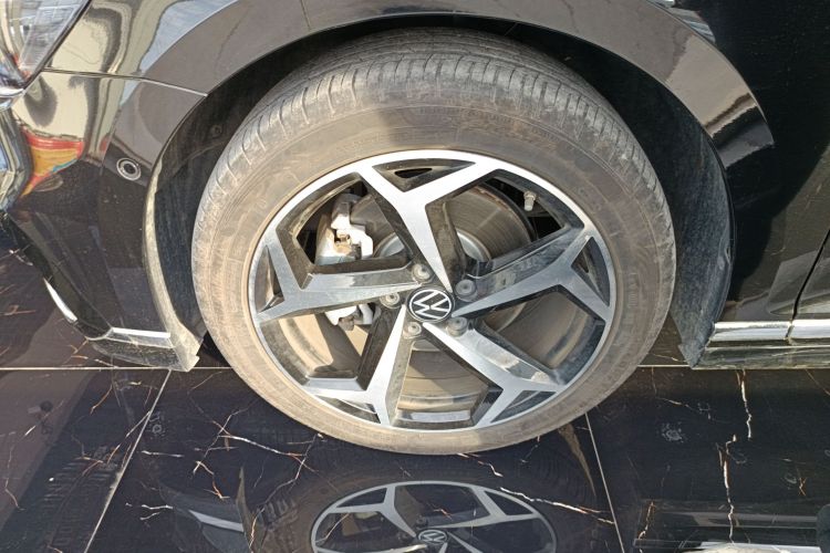 大众 迈腾 2023款 200万辆纪念版 380TSI DSG旗舰型车身外观6007