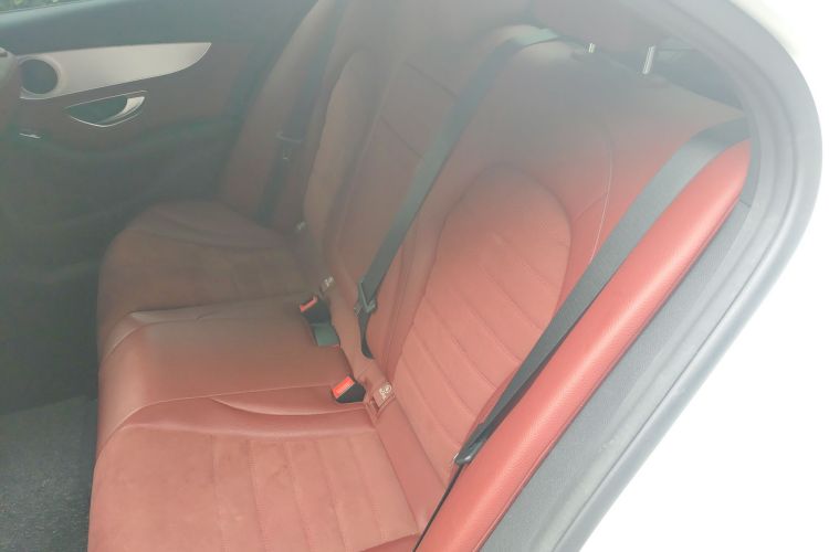 奔驰C级 2017款 C 200 运动版中控内饰21