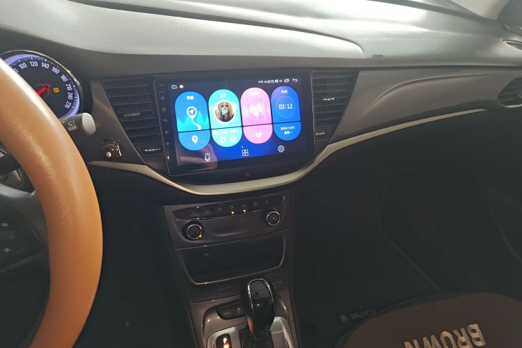 别克 威朗 2016款 两厢 15S 自动进取型中控内饰16