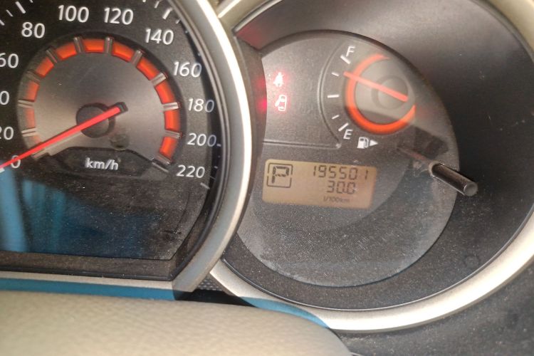 日产 轩逸 2012款 经典 1.6XE 自动舒适版中控内饰15