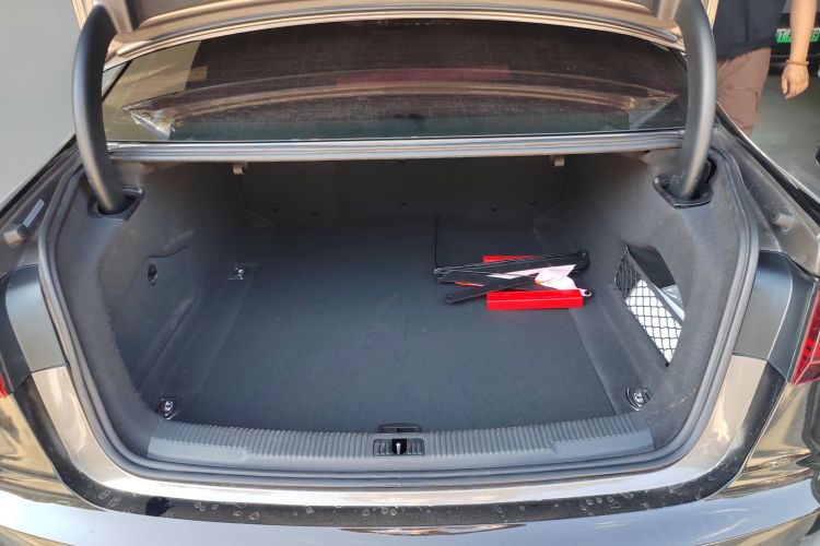 奥迪A6L 2016款 30 FSI 舒适型中控内饰23