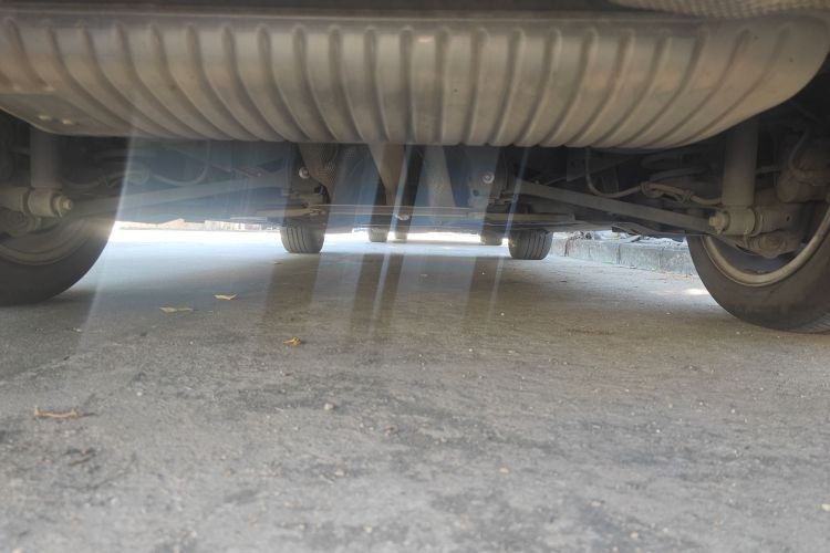 宝马2系多功能旅行车 2019款 220i 领先型局部细节9009