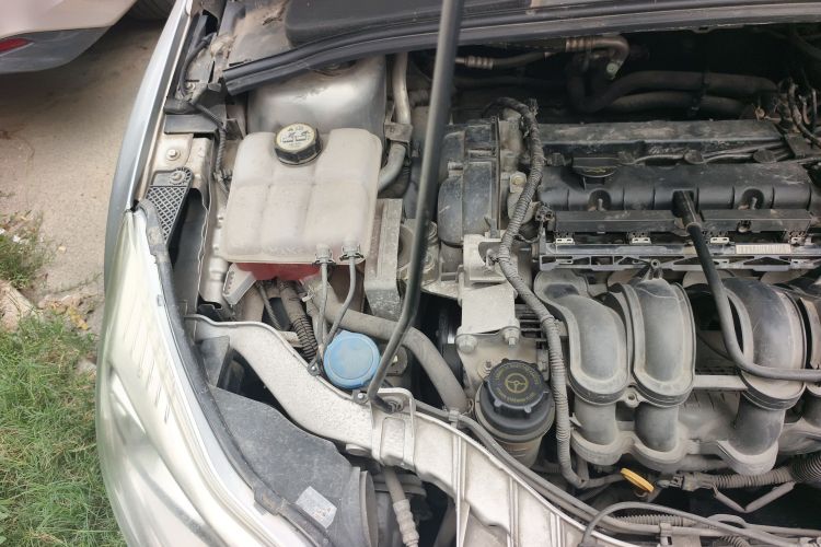 福特 福克斯 2012款 三厢 1.6L 自动舒适型局部细节9006