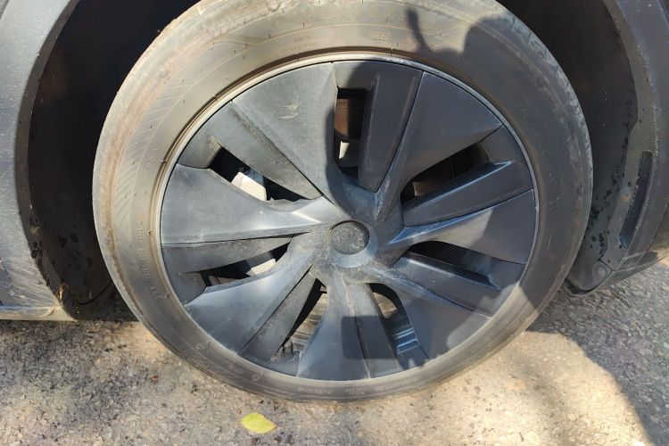 特斯拉 Model Y 2023款 后轮驱动版车身外观6007