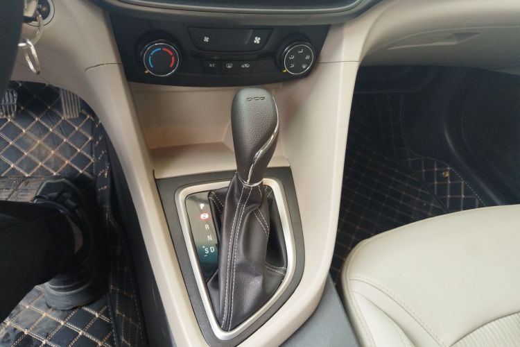 别克 英朗 2017款 18T 双离合精英型中控内饰18