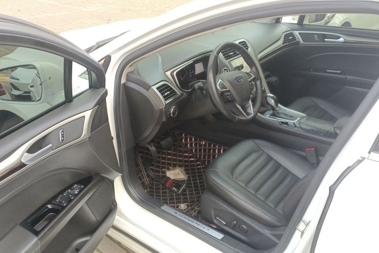 福特 蒙迪欧 2013款 2.0L GTDi200豪华型中控内饰20