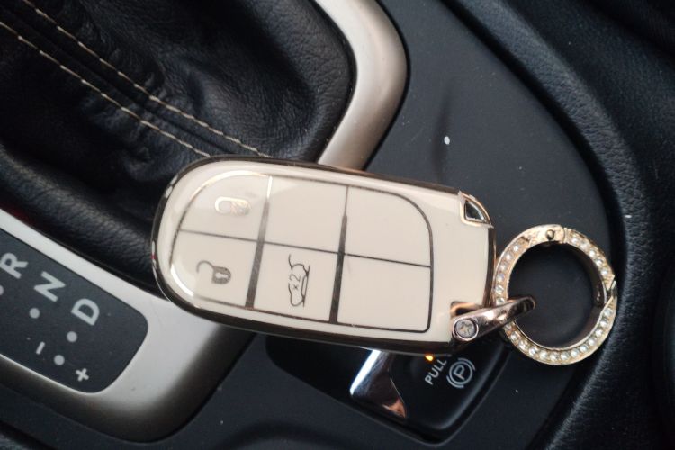 Jeep 自由光 2017款 2.0L 优越版中控内饰11