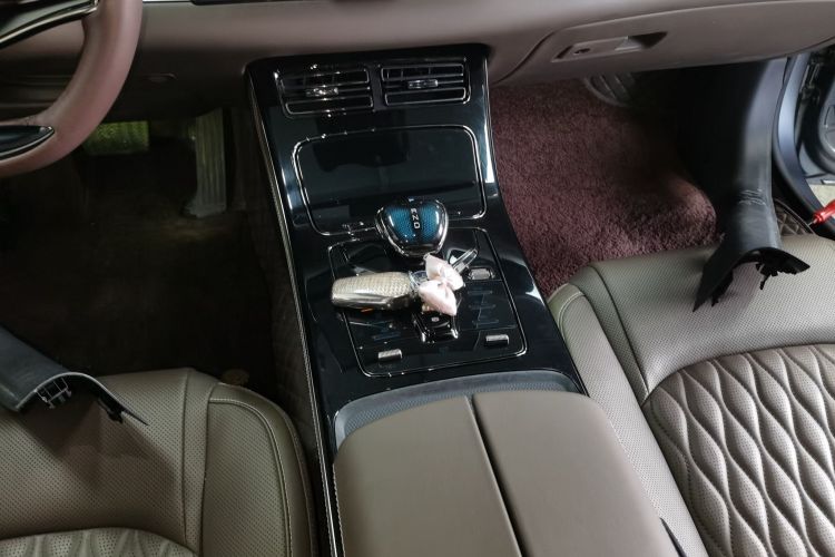 比亚迪 汉 2023款 DM-i 冠军版 121KM 尊荣型中控内饰18