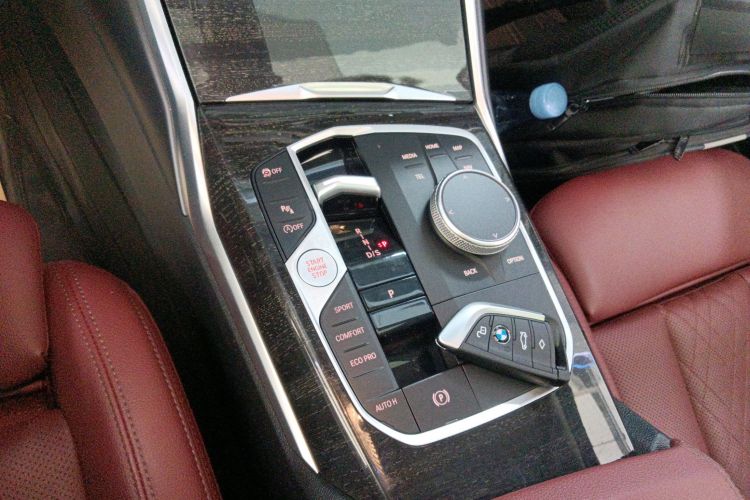 宝马3系 2023款 325Li xDrive M运动套装中控内饰18