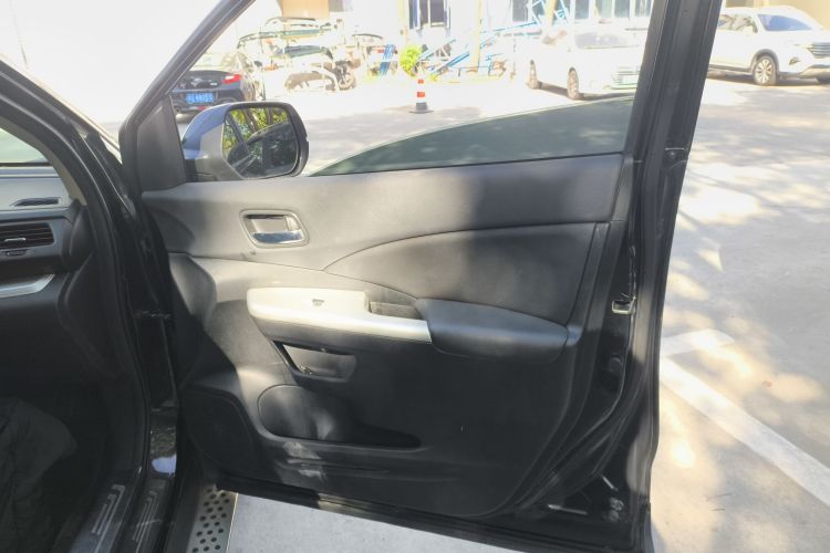 本田CR-V 2016款 2.0L 两驱都市版中控内饰7005