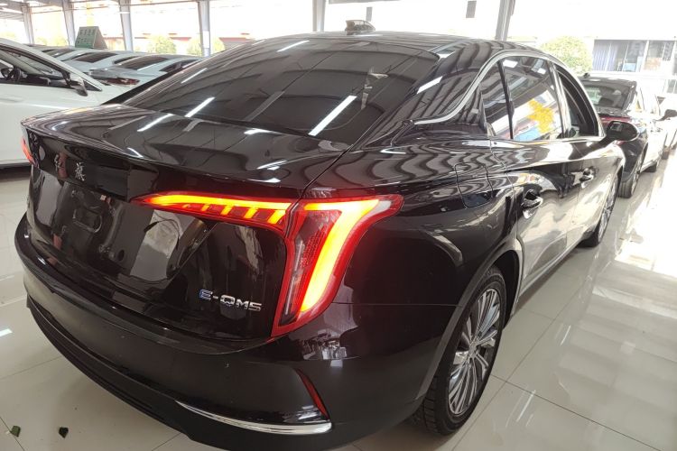 红旗E-QM5 2022款 431km 充电乐享版车身外观7