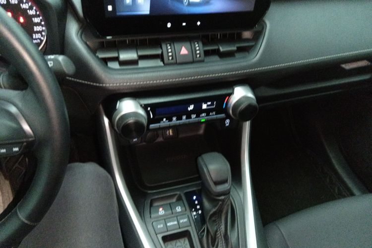 丰田 威兰达 2023款 2.0L CVT两驱领先版中控内饰16