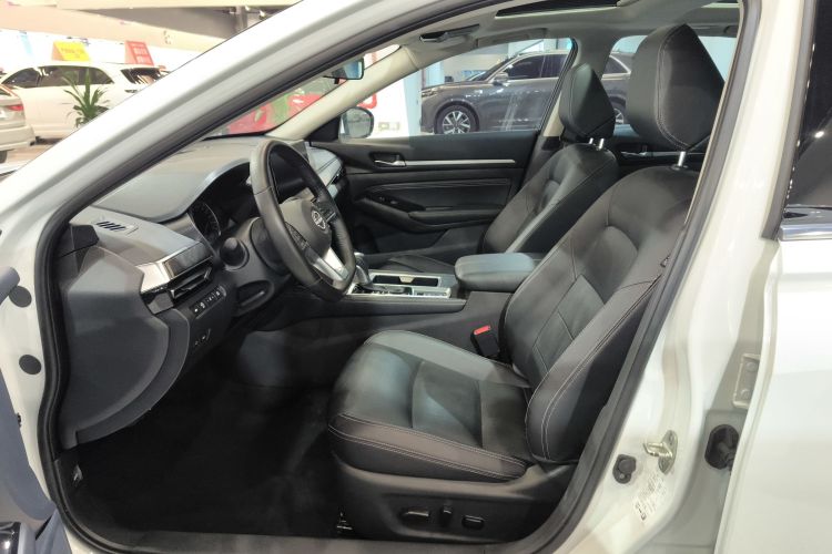 日产 天籁 2022款 2.0L XL-TLS 悦享版中控内饰19