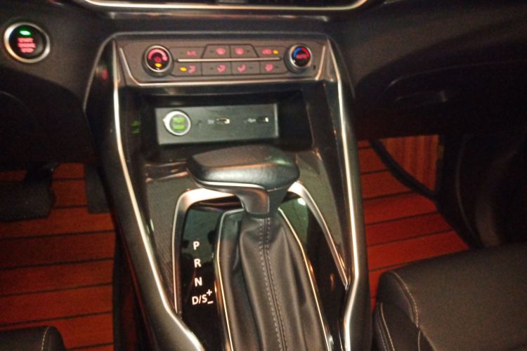 上汽大通MAXUS 大通G50 2022款 1.5T 自动畅游B中控内饰18