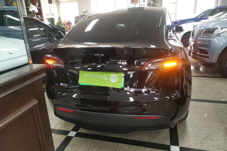 特斯拉 Model Y 2022款 改款 后轮驱动版车身外观6