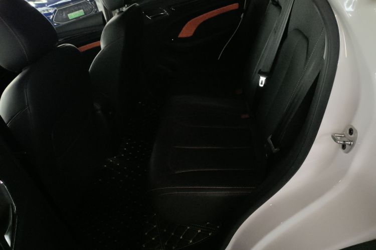 荣威RX3 2021款 PRO 1.6L CVT旗舰型中控内饰7004