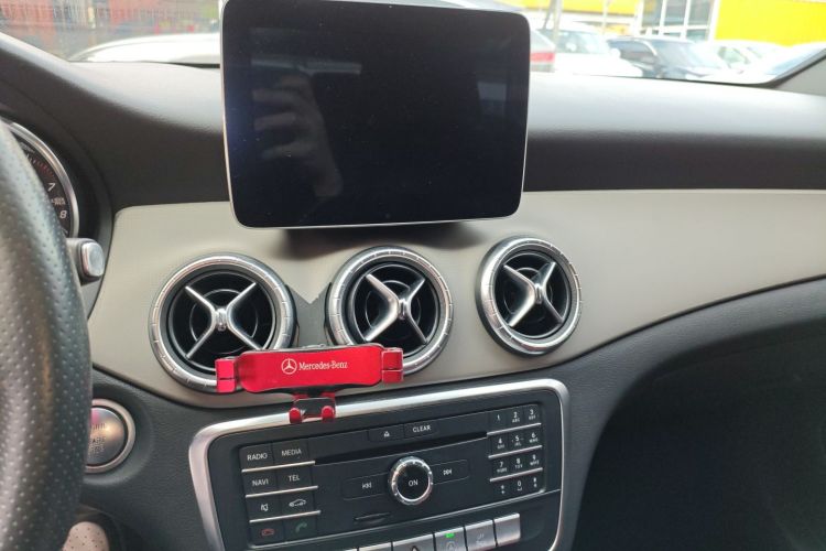 奔驰CLA 2017款 改款 CLA 200 时尚型局部细节16