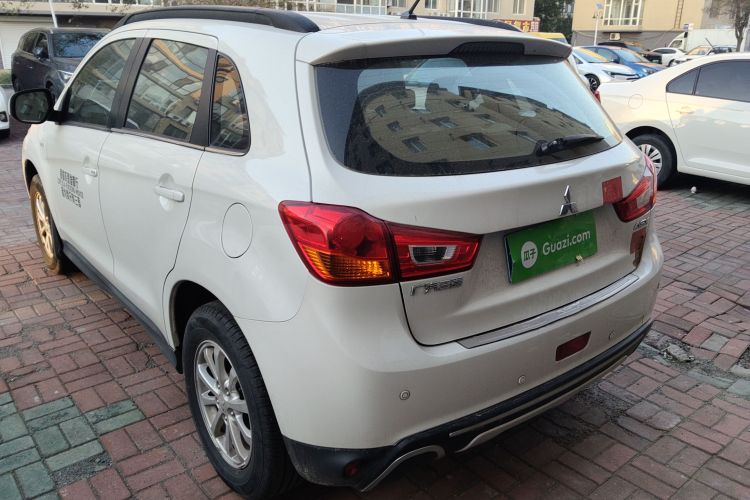 三菱 劲炫ASX 2013款 2.0L CVT两驱豪华版车身外观5