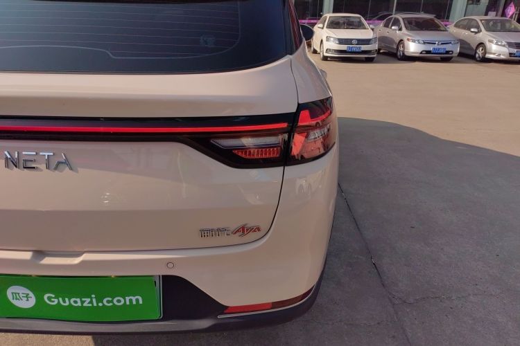 哪吒汽车 哪吒AYA 2023款 318 Lite车身外观9