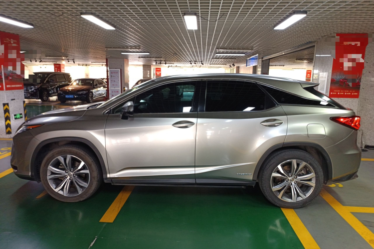 雷克萨斯RX 2016款 450h 四驱典雅版车身外观4