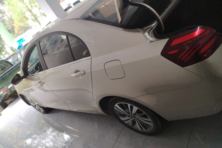 吉利汽车 帝豪 2018款 1.5L CVT向上互联版车身外观4