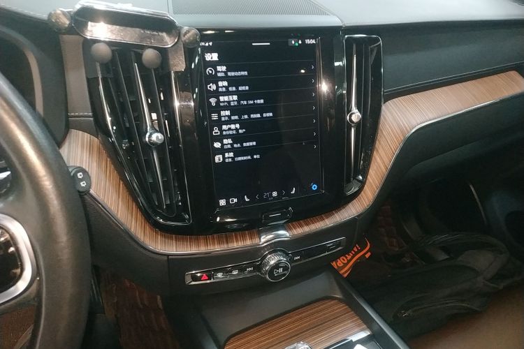 沃尔沃XC60新能源 2022款 T8 插电混动 四驱智远豪华版中控内饰16