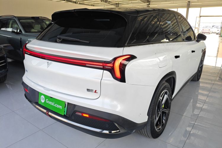 哪吒汽车 哪吒L 2024款 增程 220 闪充版车身外观6005