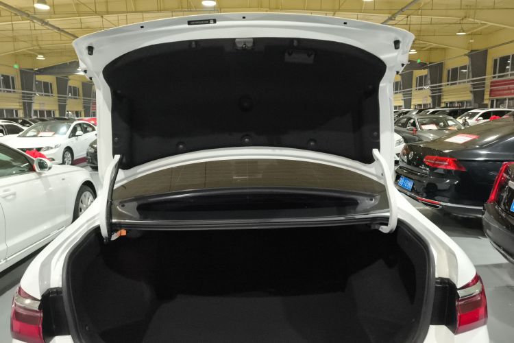 比亚迪 秦 2019款 1.5L 自动豪华型机舱底盘23