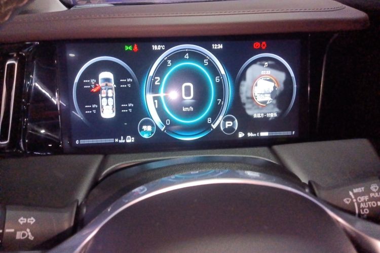 广汽传祺 传祺M8 2024款 大师系列 400T 尊贵版中控内饰14