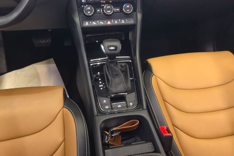 斯柯达 柯迪亚克GT 2019款 TSI330 两驱豪华版 国VI中控内饰18