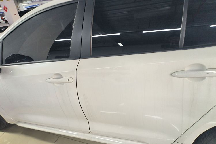 丰田 雷凌 2023款 185T CVT豪华版车身外观6003