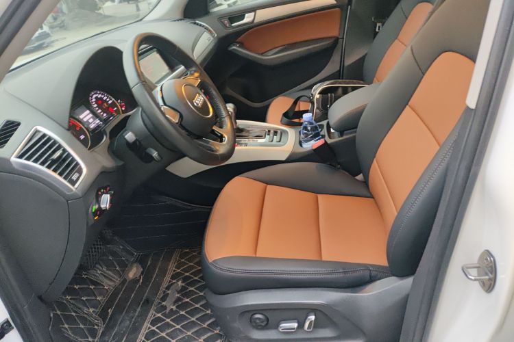 奥迪Q5 2016款 40 TFSI 进取型局部细节19