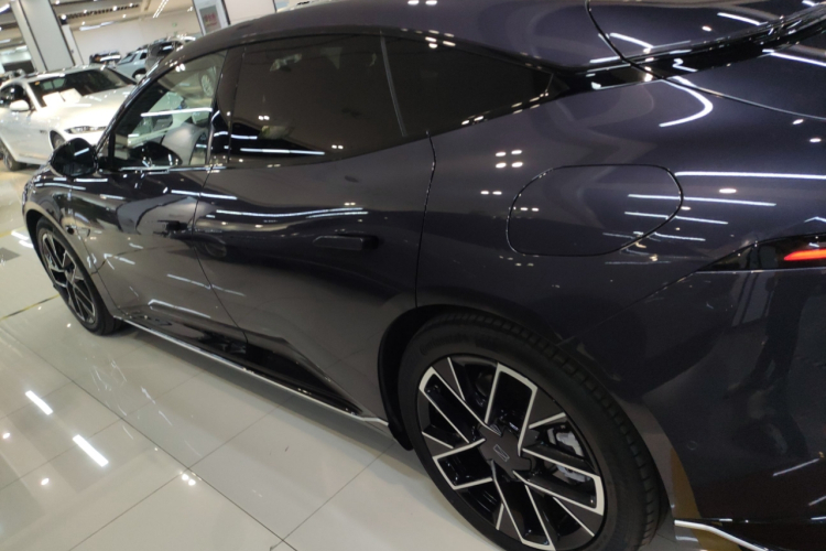 阿维塔06 2025款 Ultra纯电版车身外观6003