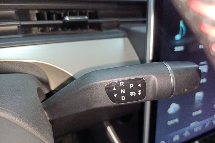 哪吒汽车 哪吒V 2022款 Pro 长续航智享版局部细节18