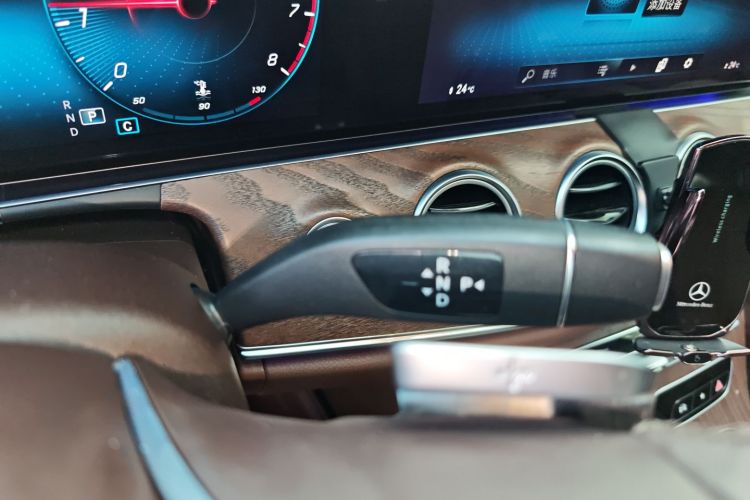 奔驰E级 2021款 E 300 L 时尚型中控内饰18