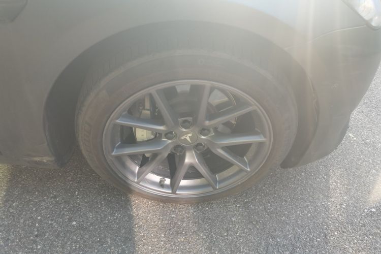 特斯拉 Model 3 2022款 后轮驱动版车身外观6007