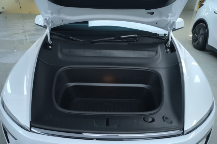 特斯拉 Model Y 2025款 长续航全轮驱动版局部细节24