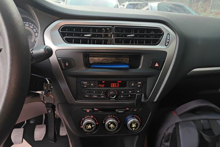 标致301 2014款 1.6L 手动舒适版局部细节16